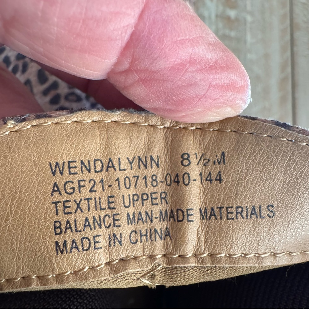 Wonderly Wendalynn Cheetah Print Ankle Boots - Picture 9 of 9